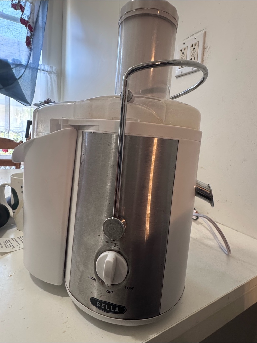 Abella (Bella) White and Silver Electric Juice Extractor